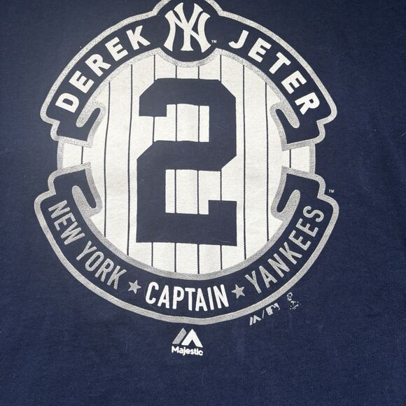 Derek Jeter NY Yankees Pinstripe Captain Majestic Men's Navy Jersey T Shirt SZ L - Picture 3 of 8
